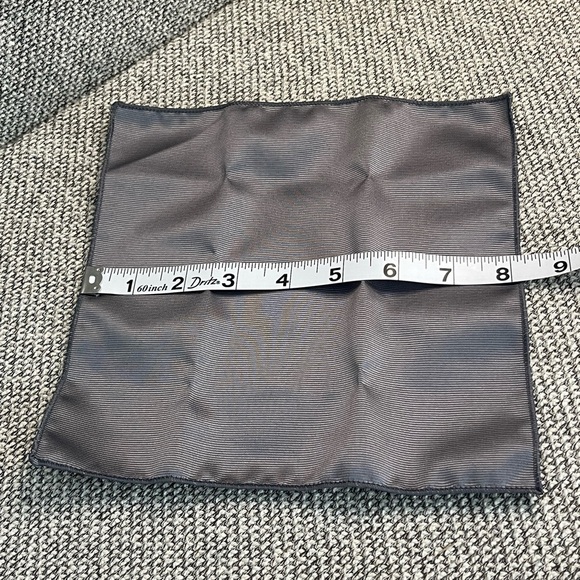 Gray Tie Set with Elegant Accessories - Picture 2 of 16